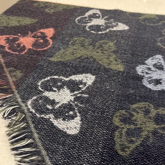 Fraas scarf.  50” long 18” wide. Pretty soft colours. Warm and cozy. NWOT. - Picture 3 of 3